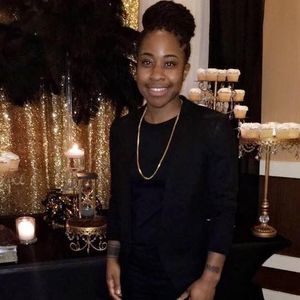 Meet your Posher, Whitney